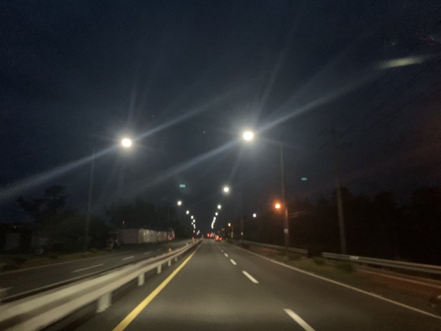 남원읍은 8억원들여 일주도로와 해안도로 노후된 가로등을 LED등으로 교체하여 밝은 거리를 조성했다.