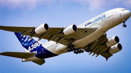필자가 아시아나항공 특별 관광상품으로 기획된 A300 한반도 일주비행에 참가했다.